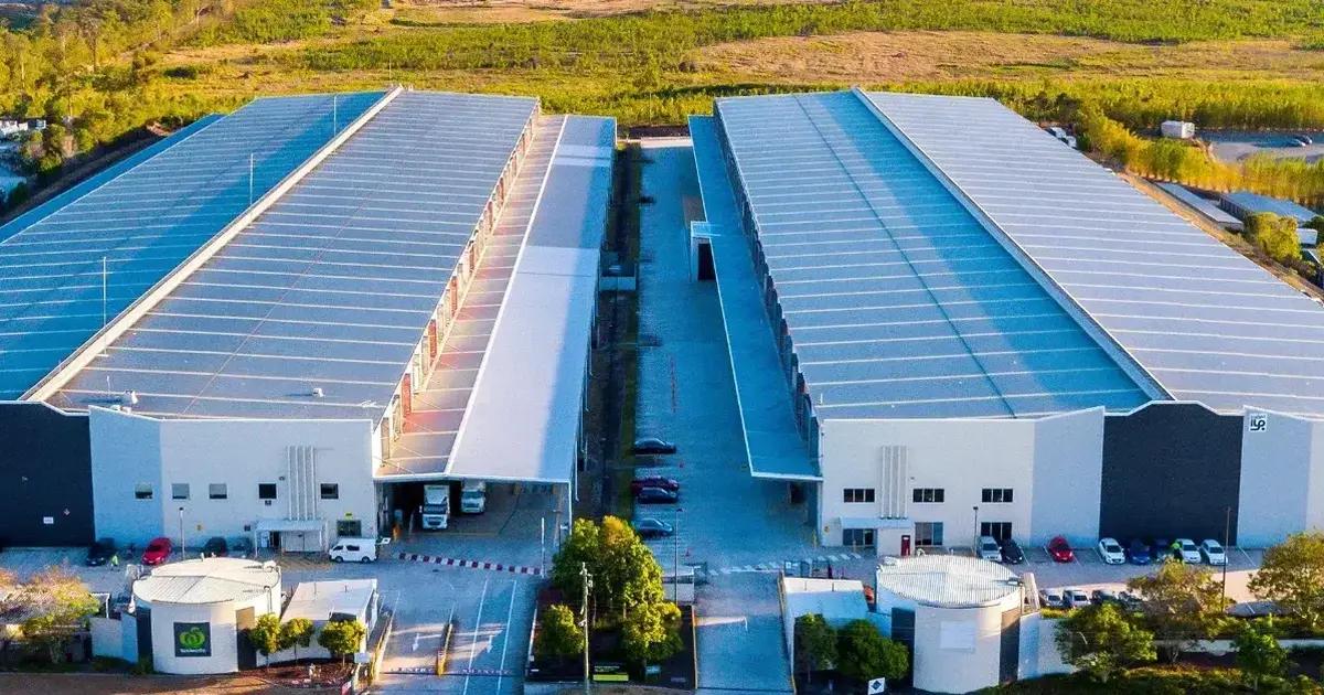 Structuring Returns in Industrial & Logistics